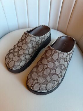 Coach Link Mules in Signature Jacquard - Platform Clogs Brown/Khaki